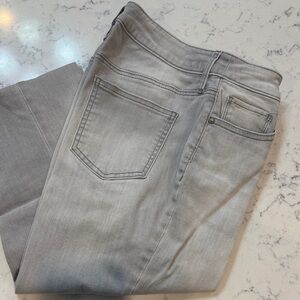Classic Women's Light Gray Straight Leg Jeans